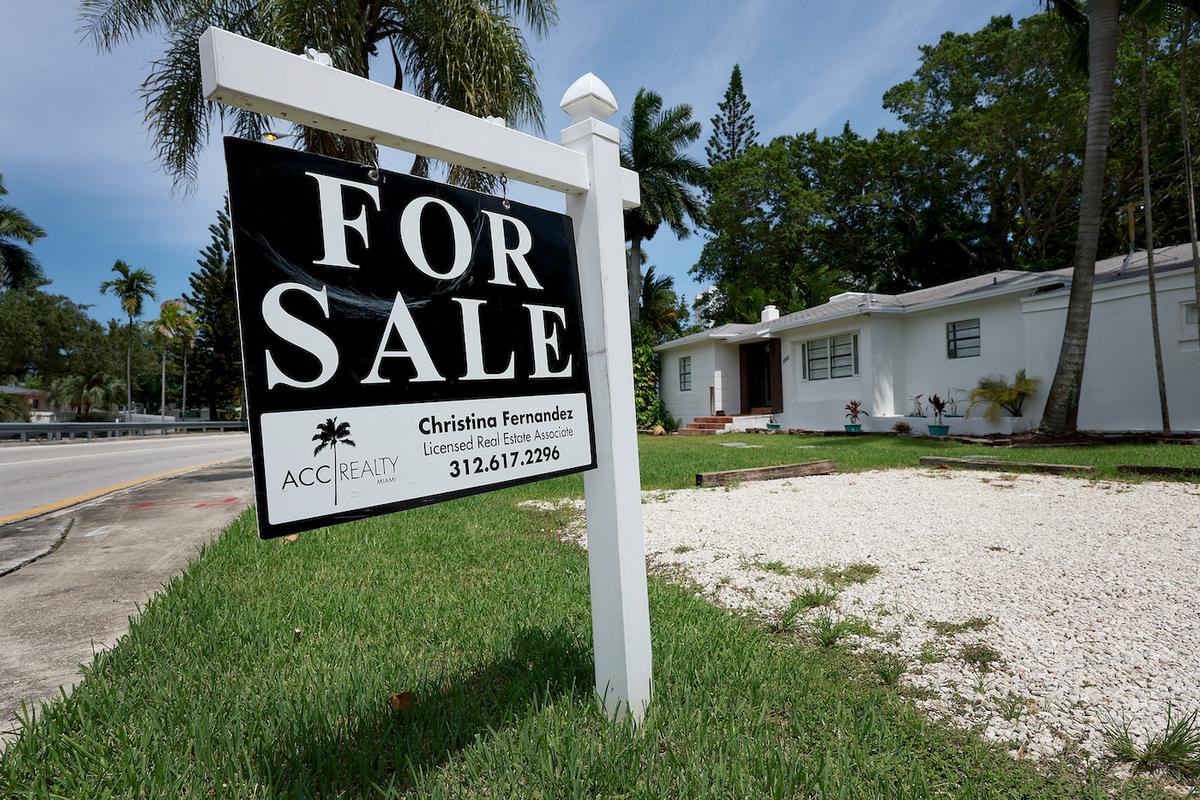 Homebuyers Fleeing Big Cities Due to High Inflation and Rates