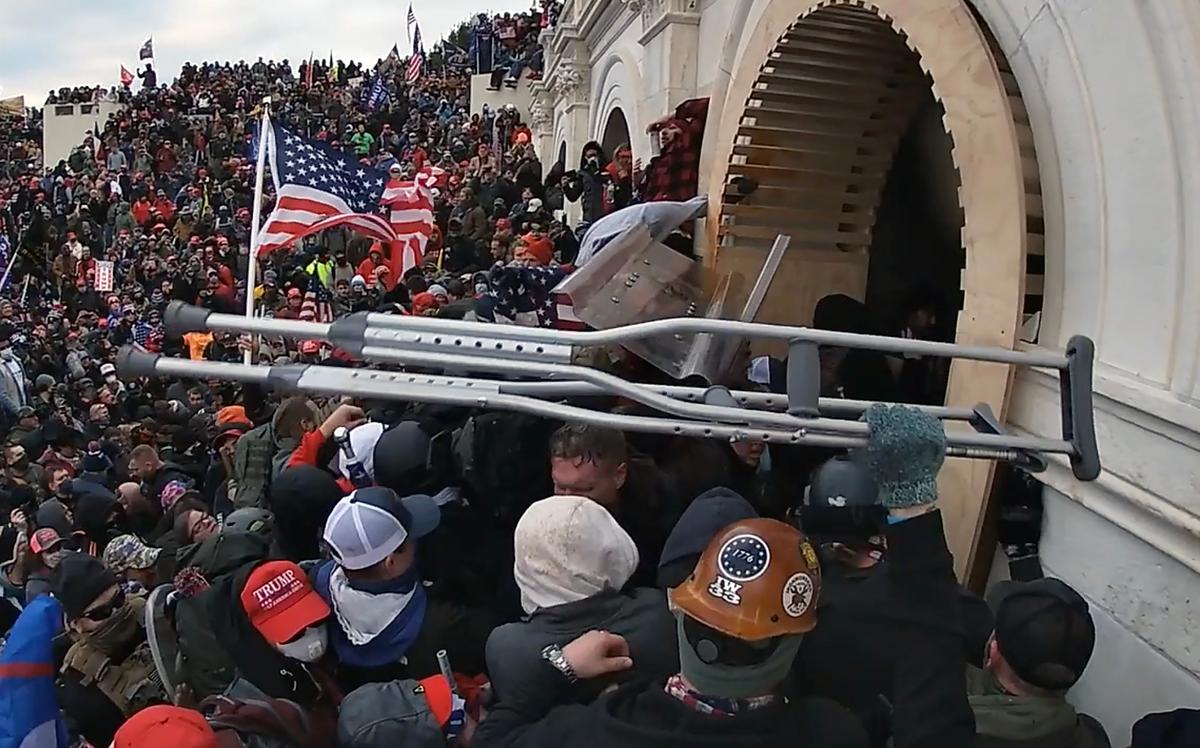 Florida Man Gets 5-Year Sentence for Assaulting Officer During Jan. 6 Breach