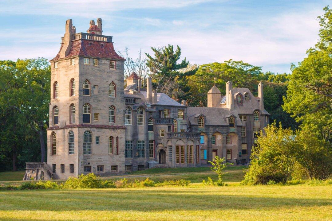A Tour of Fonthill Castle, the Home of a 19th-Century Archaeologist Full of Eclectic Wonders