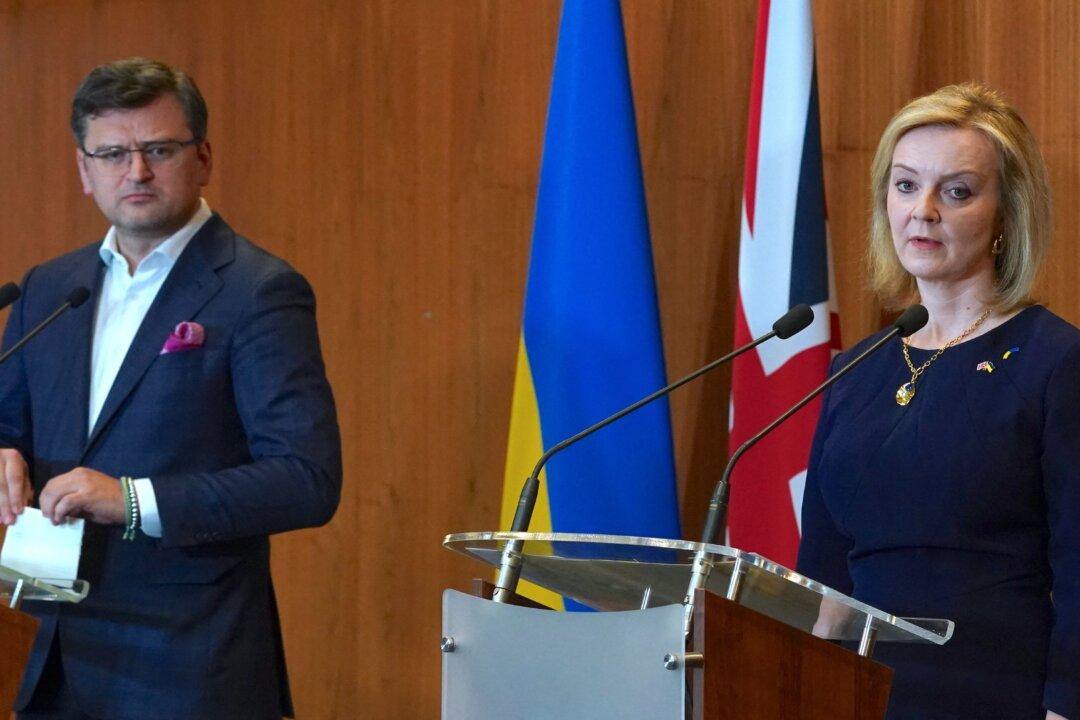 UK, Ukraine Ministers Criticize ‘Defeatist Voices’ Seeking to ‘Sell Out Ukraine’
