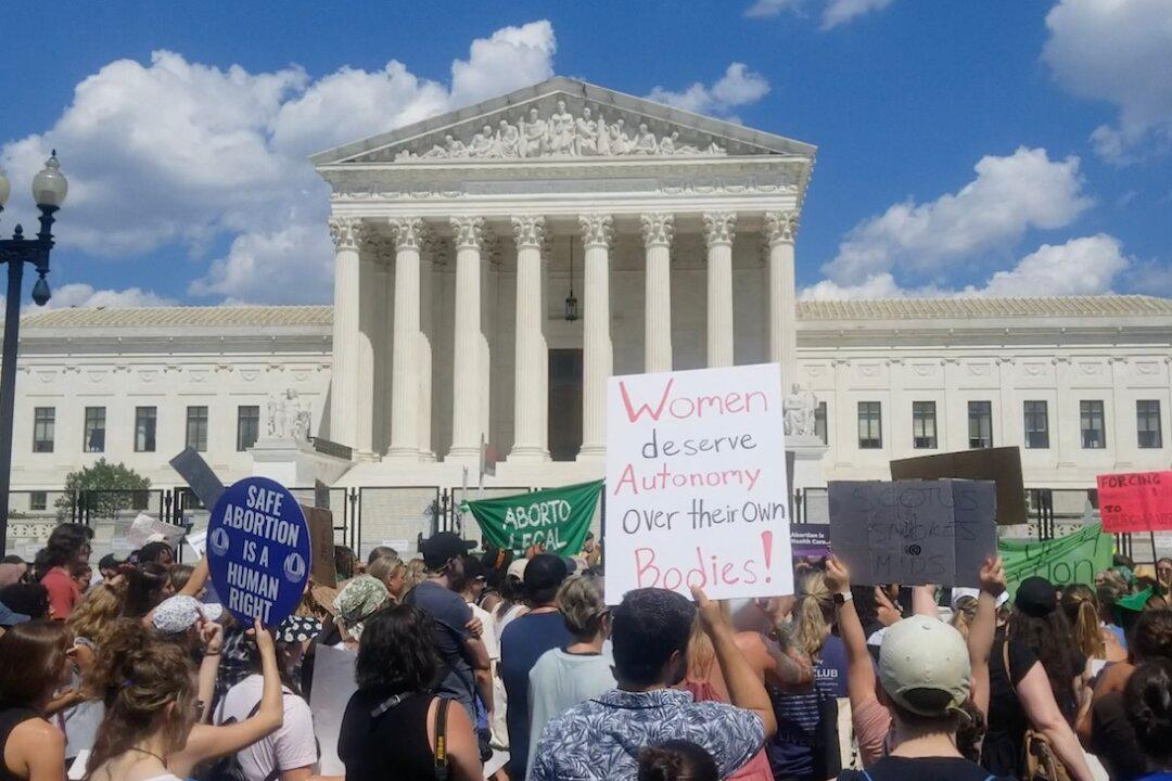 Protests Against Roe v. Wade Decision Continue in Washington