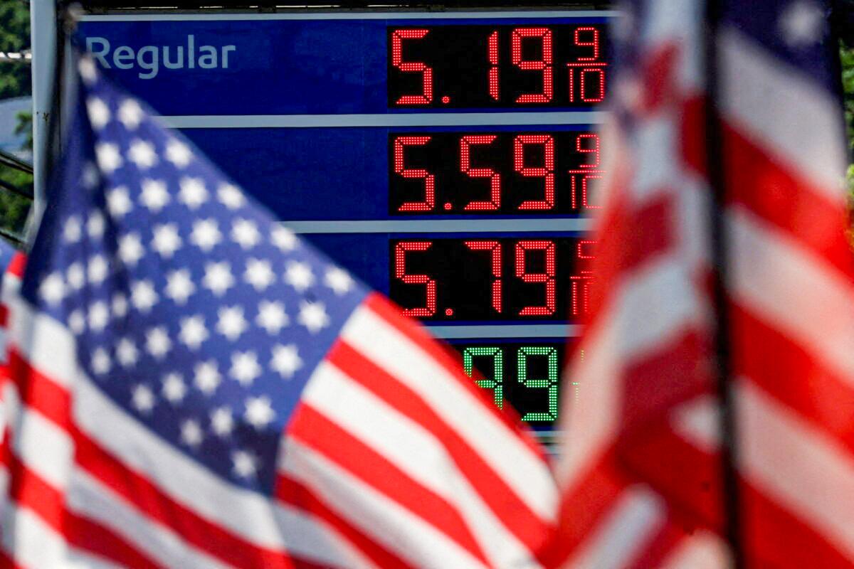 Americans Change July 4 Plans Due to Gas Prices: Poll
