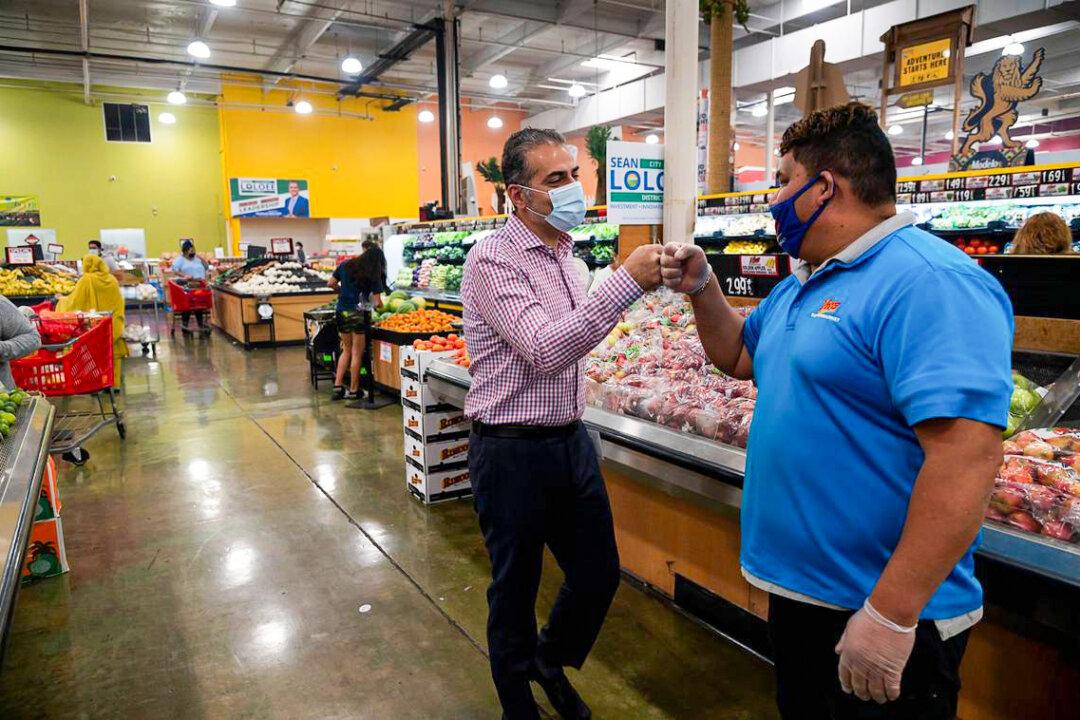 Feds Sue Sacramento Councilman for Allegedly Threatening to Deport Employees Helping Investigators