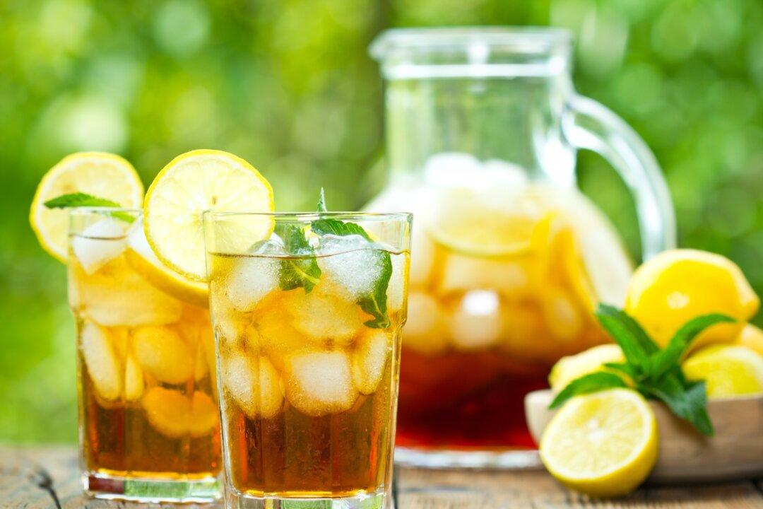 How to Make Sun Tea so It Is Bacteria-Free and Safe to Drink