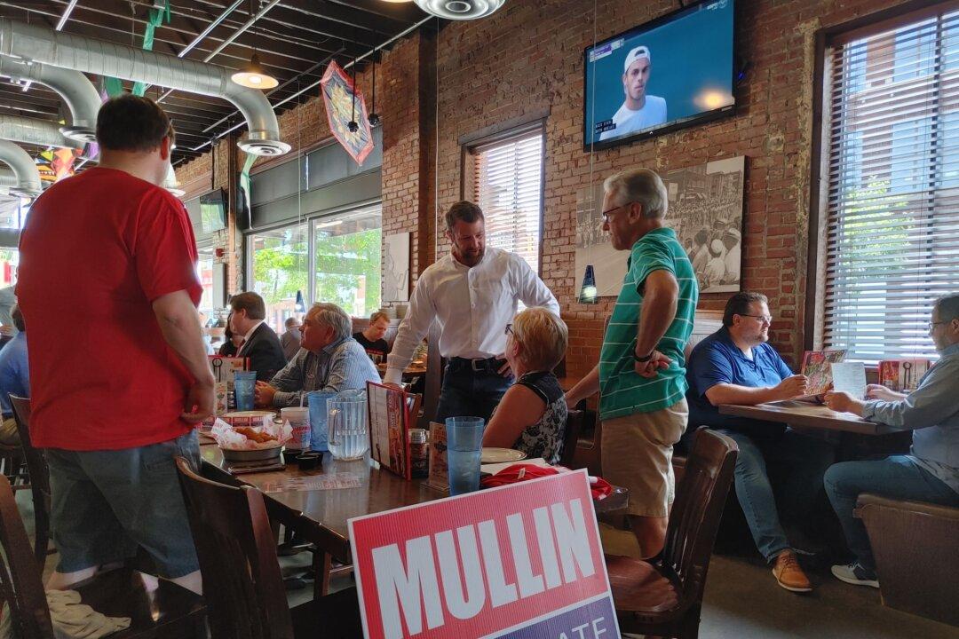 Oklahoma Republican US Senate Primary to Be Resolved in August Runoff