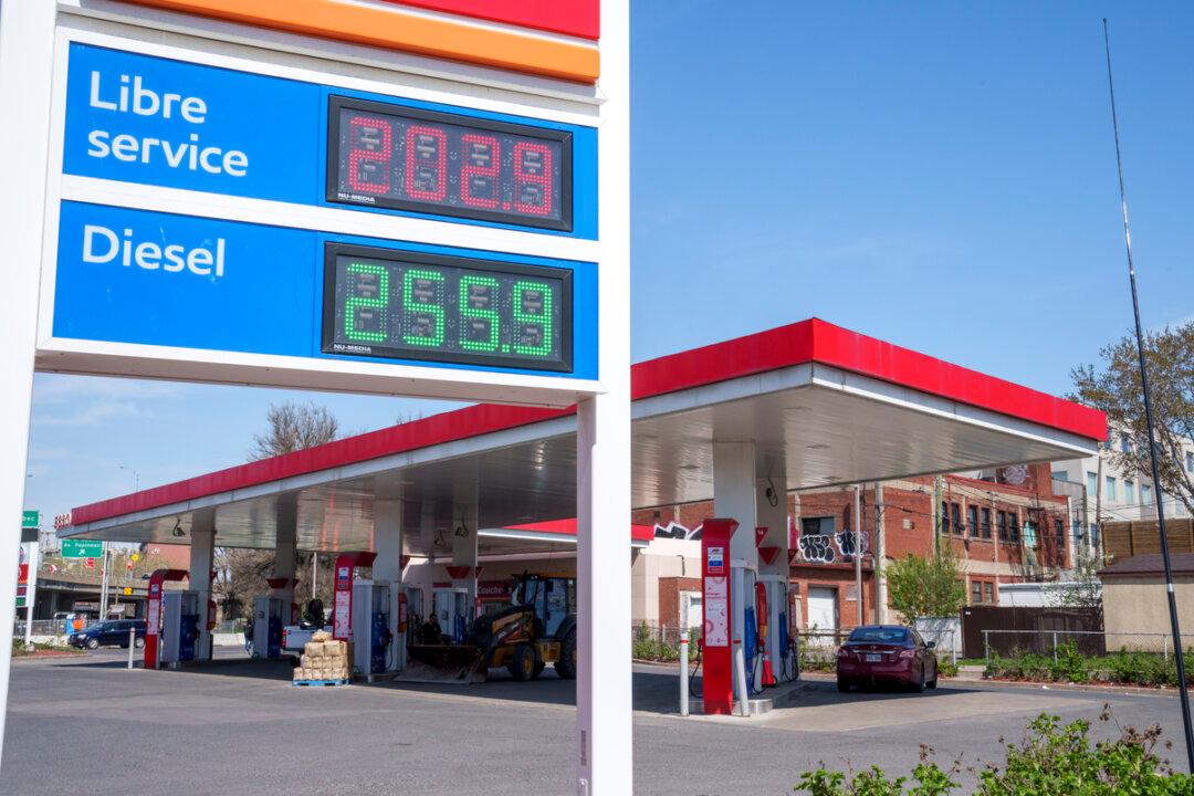 Feds to Delay New Clean Fuel Standards, Oil and Gas Sectors Asked to Make Bigger Emissions Cuts