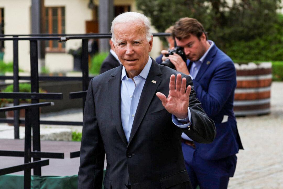 Biden Raises US Tariff Rate on Certain Russian Imports to 35 Percent