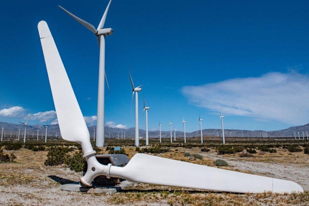 Australia Hurtling Towards a Shiny, Centralized Clean Energy Utopia