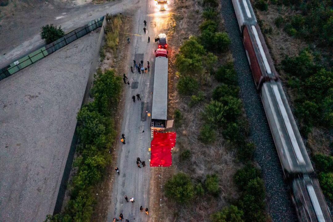 Texas Gov. Abbott: Biden Responsible for Deaths of 50 Illegal Immigrants Found in Truck