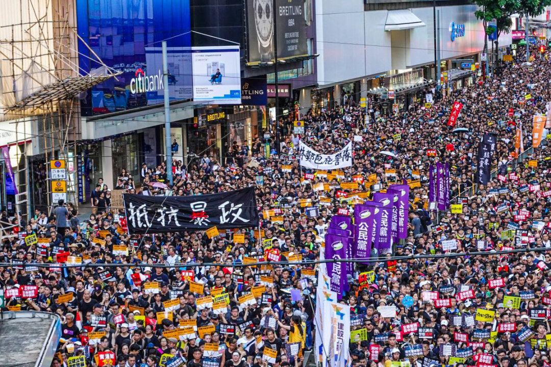 Hong Kong Must Face the CCP to Win Back Democracy: Activist