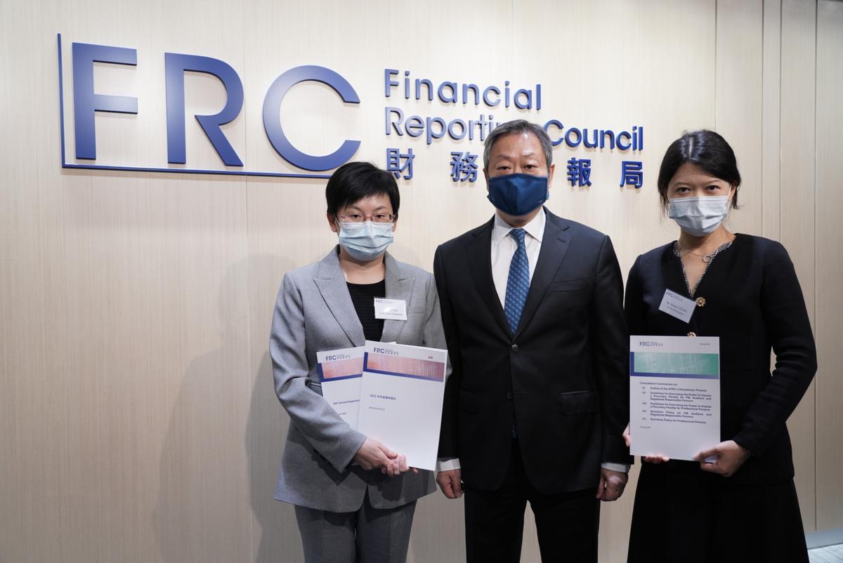 Hong Kong Experiences Shortage of Skilled Auditors Amid Emigration Wave