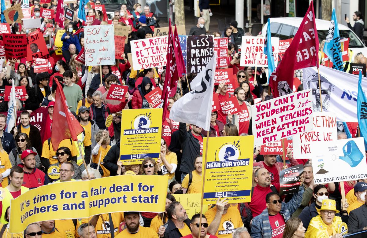 NSW Teachers Protests Over Pay, Condition as Transport Strike Continues