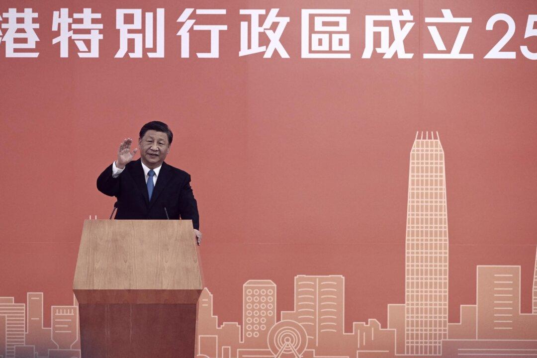 China’s Xi Arrives in Hong Kong for 25th Anniversary of Handover