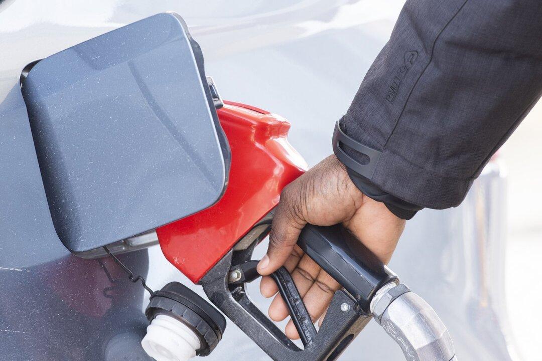 New Clean Fuel Regulations to Raise Gas Prices, Affect Low-Income Canadians the Most