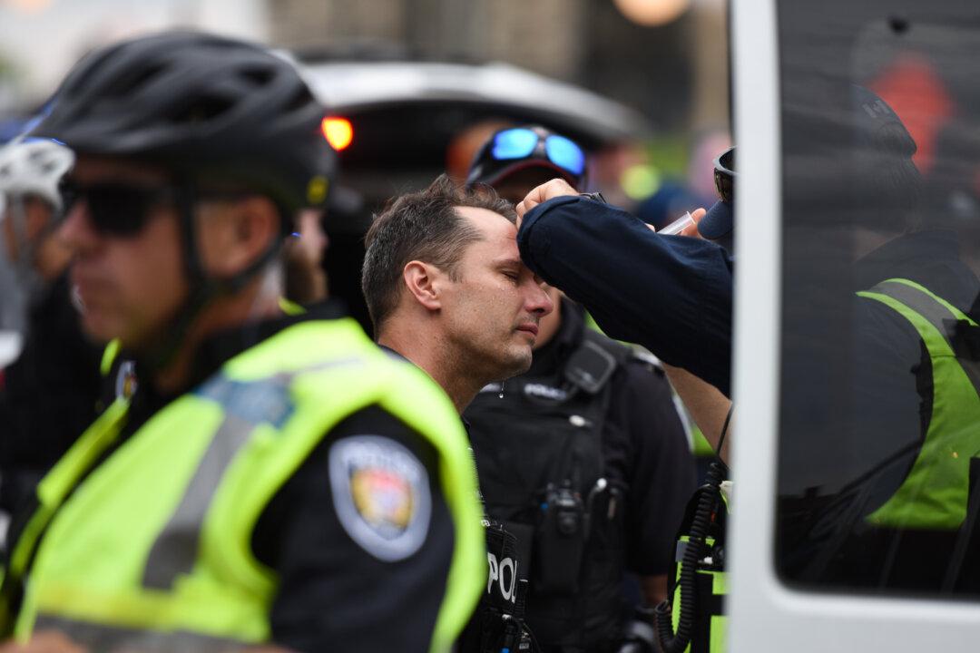 Ottawa Police Arrest Four People Amid Protests