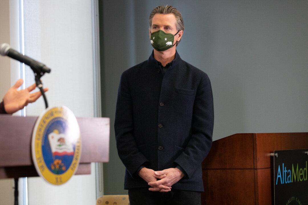 DeSantis’s Team Responds to Newsom Ad Saying Florida Residents Should Move to California