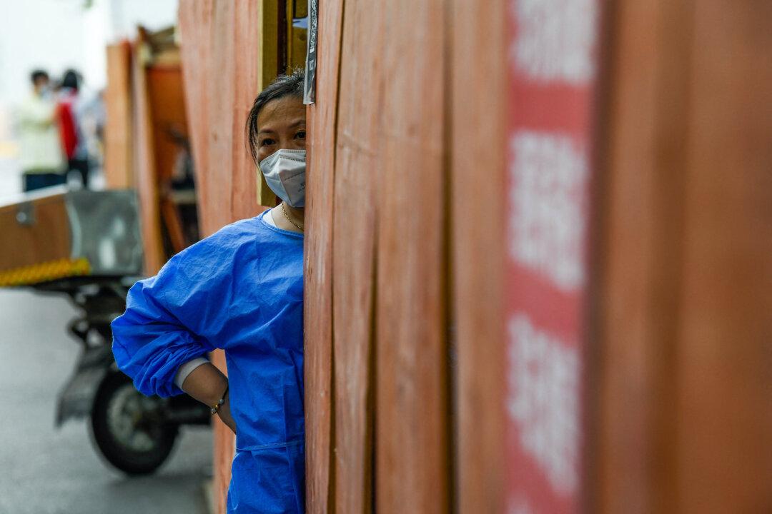 Shanghai Declares Victory Over COVID, While Residents Call It a Tragic Joke