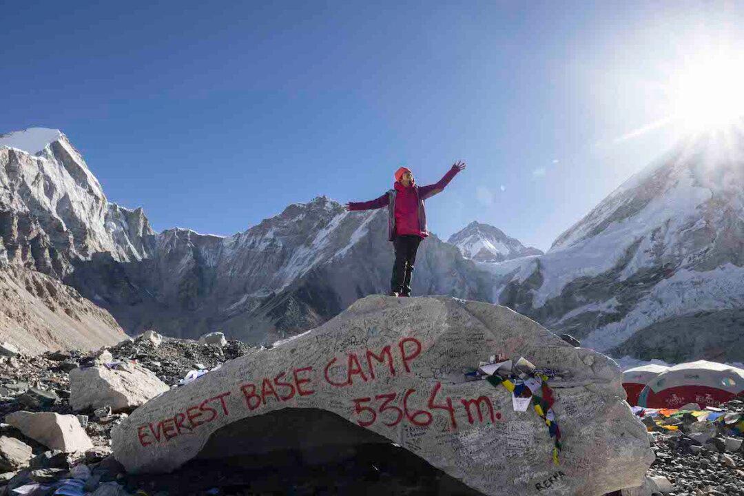 Hong Kong Photographer and Writer Uses Her Dream to Encourage Hongkongers: Never Give Up