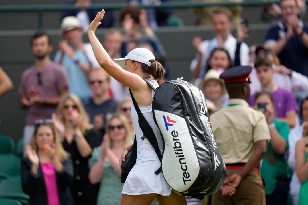 Swiatek’s 37-Match Win Streak Ends in Wimbledon’s 3rd Round