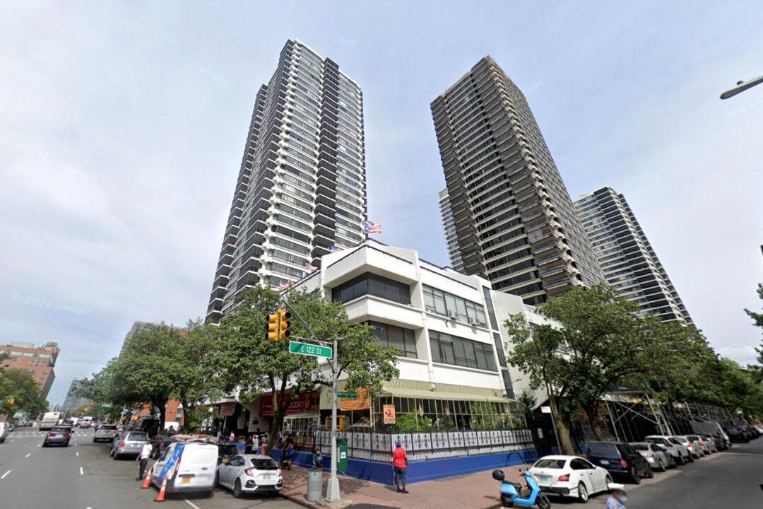 3-Year-Old Boy Dies After Fall From 29th Floor NYC Apartment