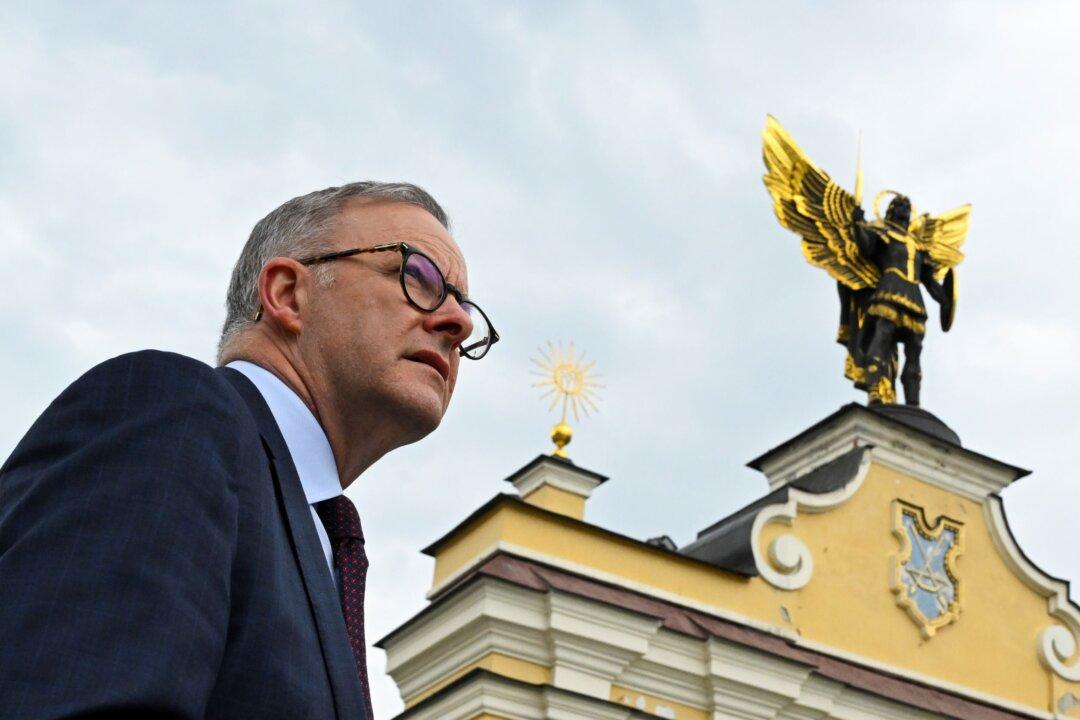 Australian PM Visits Ukraine, Pledges Millions More in Military Aid