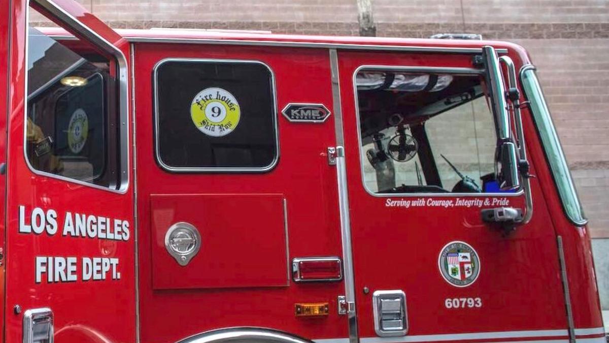 8 Injured, Including 4 Children, in Multi-Vehicle Crash in Los Angeles