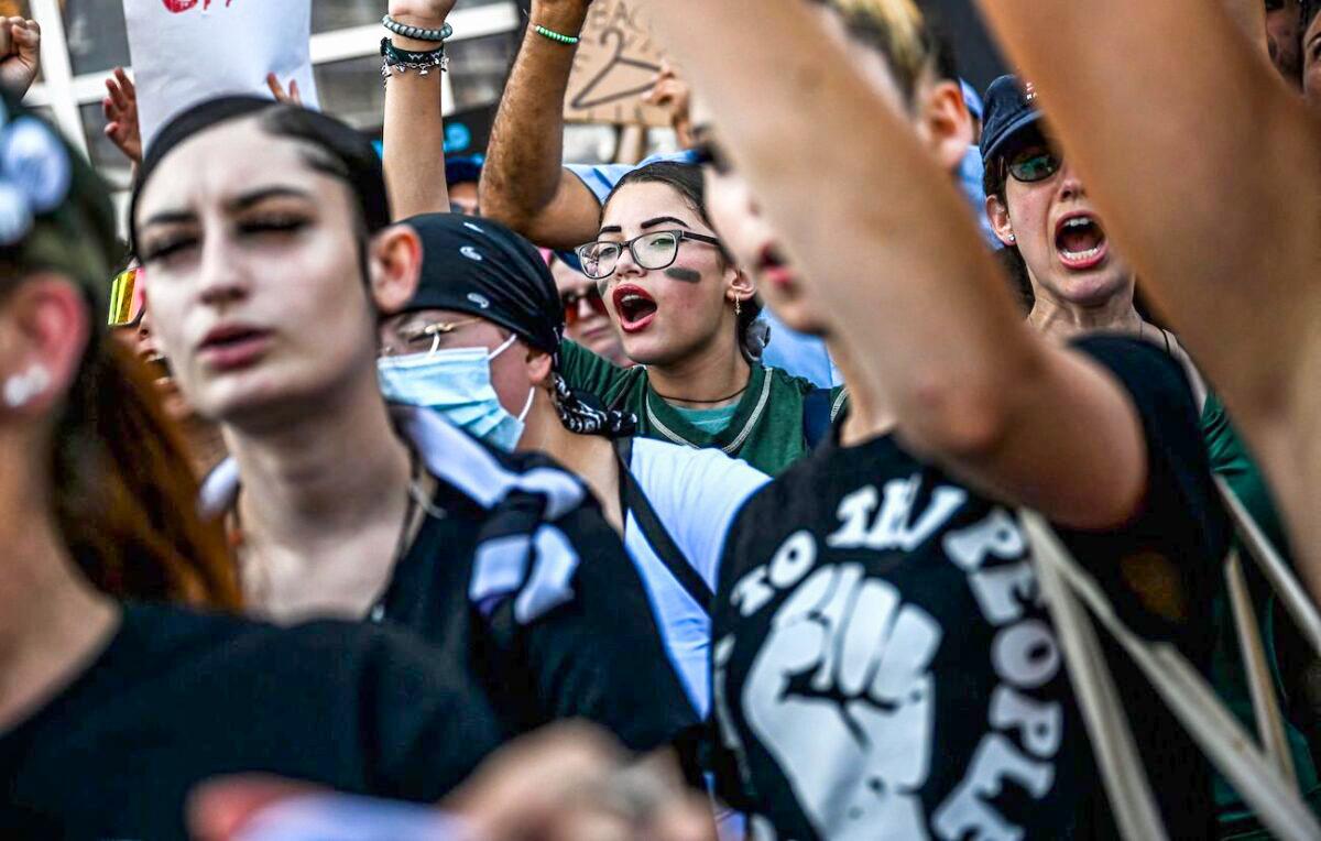 Abortion Bans in Mississippi, Florida Allowed to Take Effect Amid Efforts to Block Them