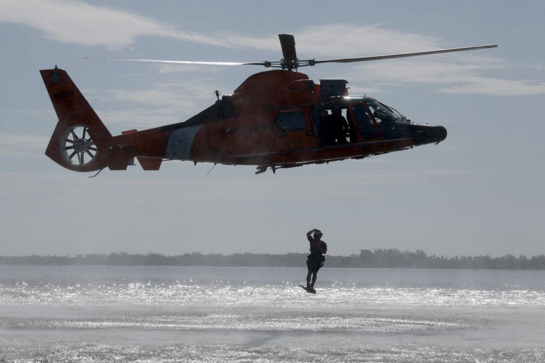US Coast Guard Rescues 2 Survivors After Plane Crashes Off Alaska