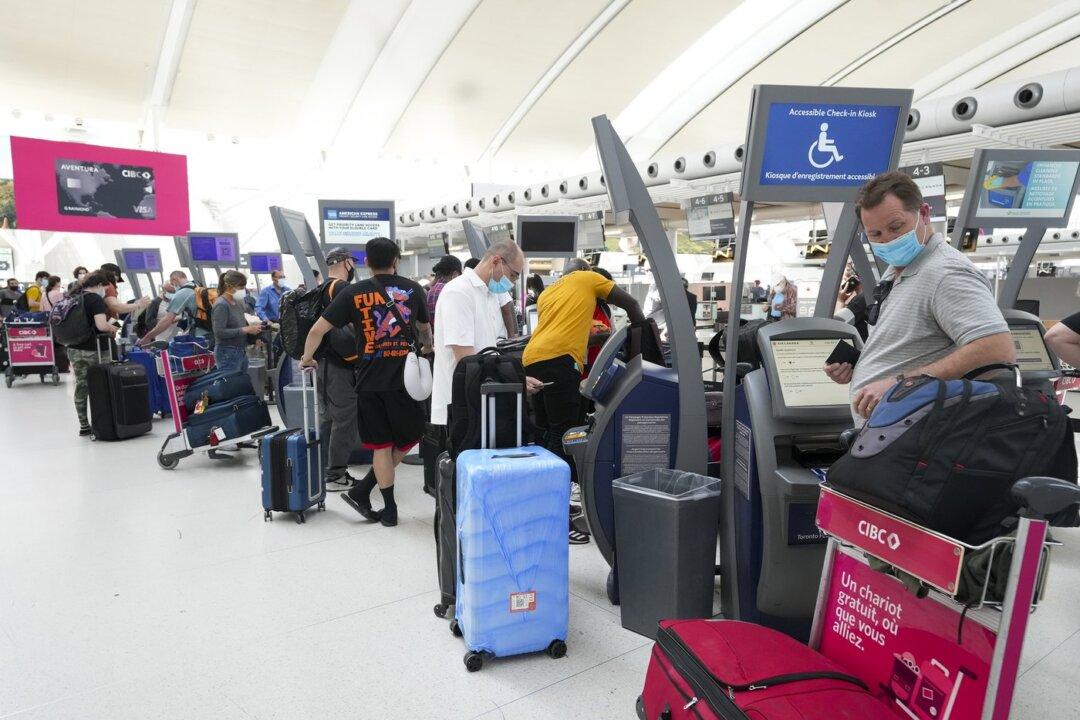 Toronto’s Pearson Airport Ranks Low in Customer Satisfaction, Again: Survey