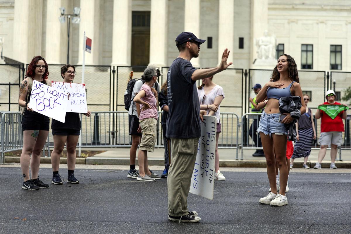 The Overturning of Roe v. Wade Does Not Constitute a Crisis, Despite Politicians’ Rhetoric