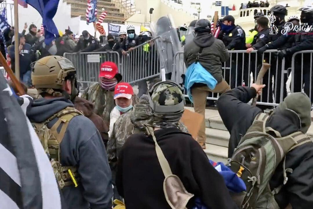 Former Federal ‘Informant’ Warned of Antifa, BLM Infiltrators at Capitol on Jan. 6