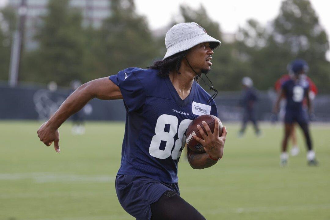 Texans Wide Receiver John Metchie III Announces Leukemia Diagnosis