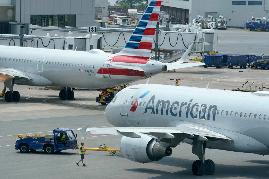 American Airlines Pilots Vote ‘Overwhelmingly’ to Authorize Strike
