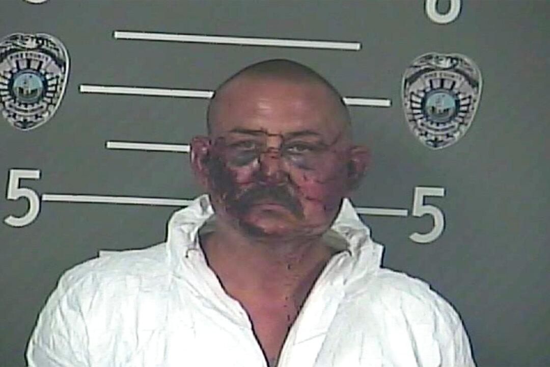 Kentucky Man Charged in Officers’ Deaths Found Dead in Cell