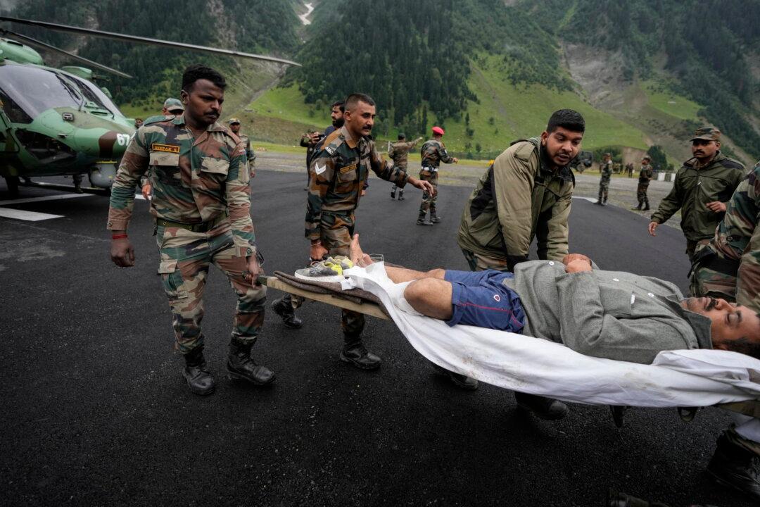 Thousands Rescued at Flood-Hit Hindu Pilgrimage in Kashmir