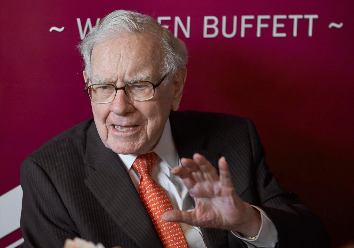 Warren Buffet Bets $1 Million That No American Will Lose Money in Coming Bank Failures