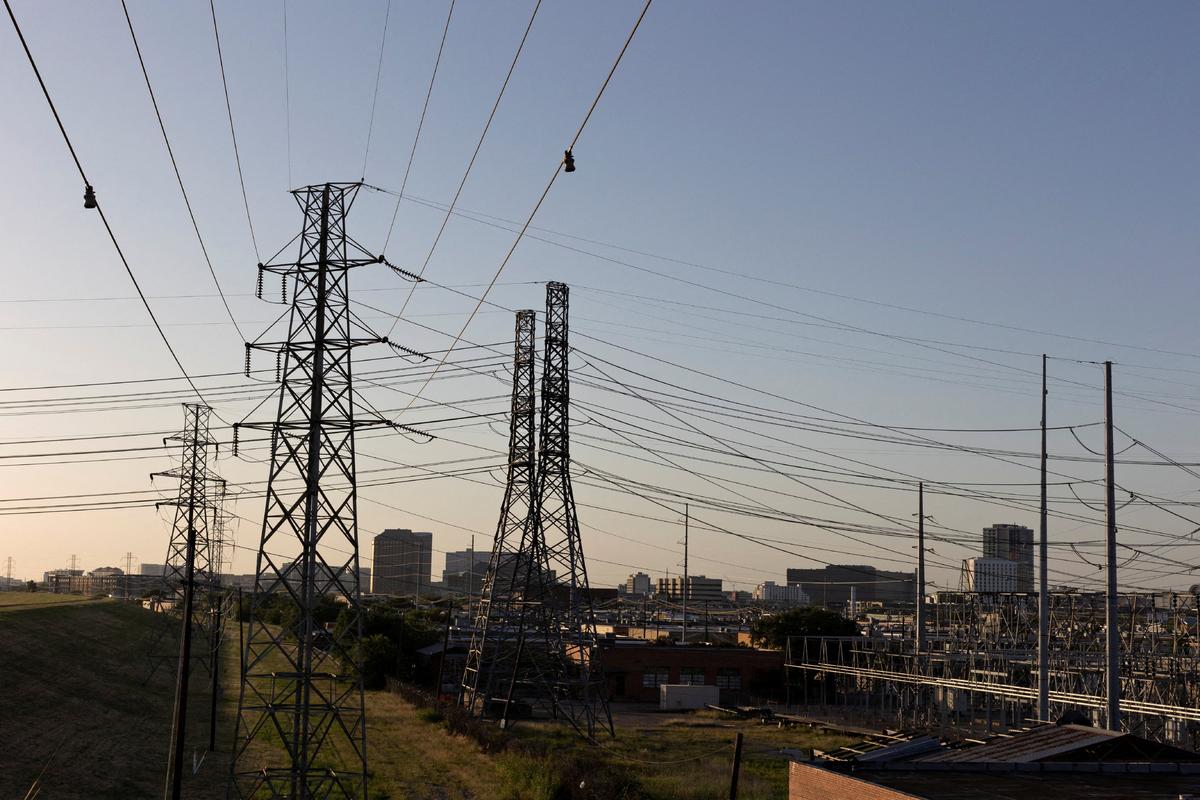 Rolling Blackouts Possible as Texans Are Urged to Cut Back on Electric Use