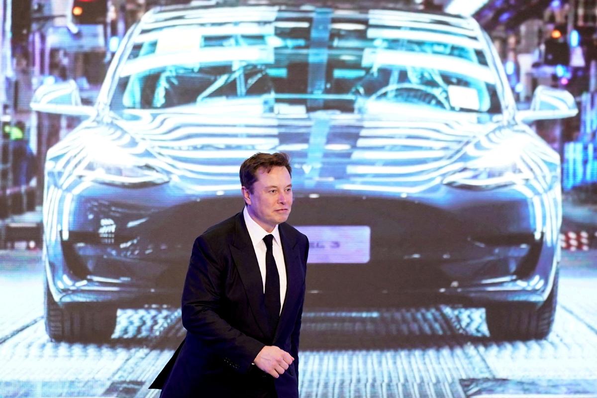 Musk Sells 22 Million Tesla Shares Worth $3.6 Billion, Analysts Questioning Tesla Leadership