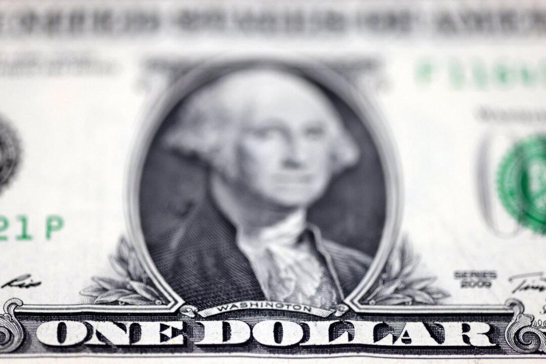 Dollar Edges Up as Fed’s Waller Cautions on Inflation