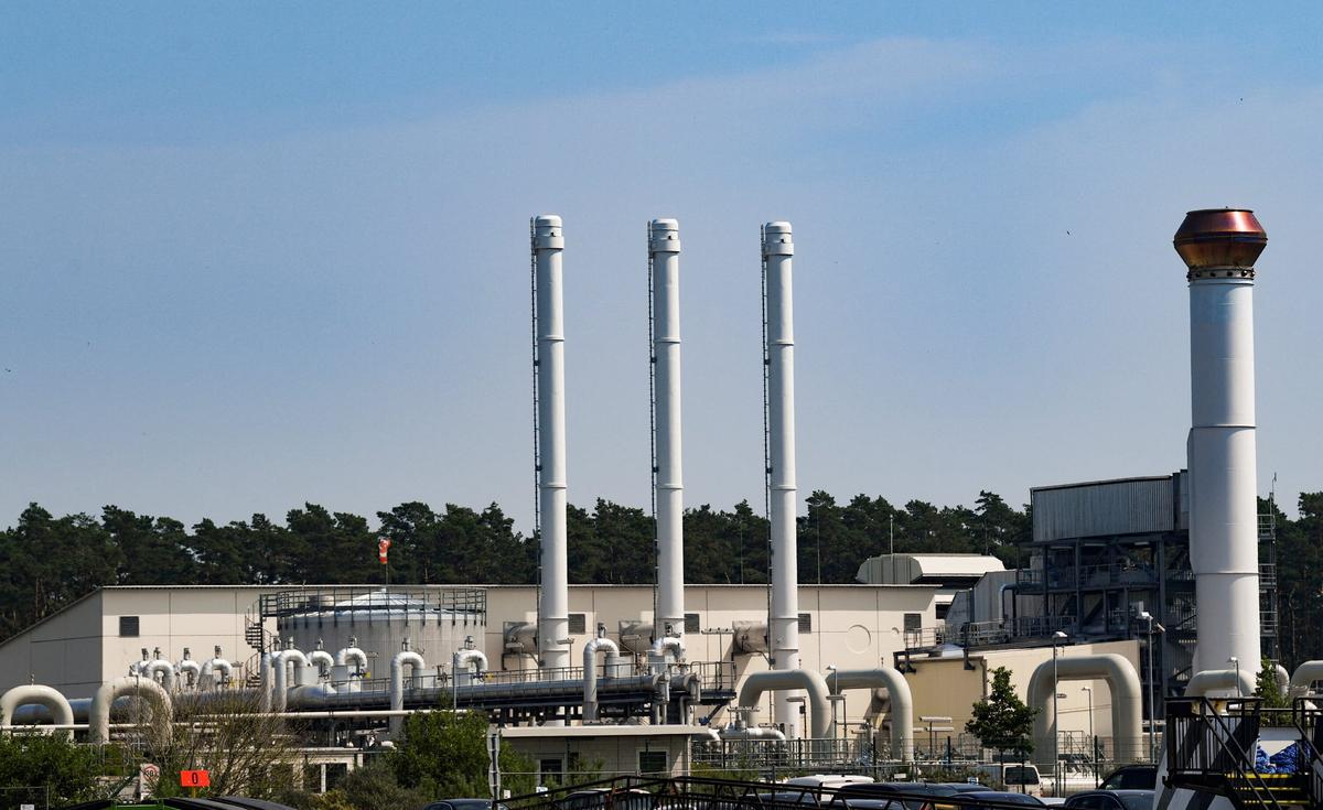 European Union Announces Compromise Gas Curbs Amid Russia Supply Cuts