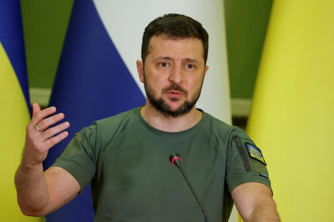 Zelenskyy Says No Ceasefire Without Recovering Land Lost to Russia