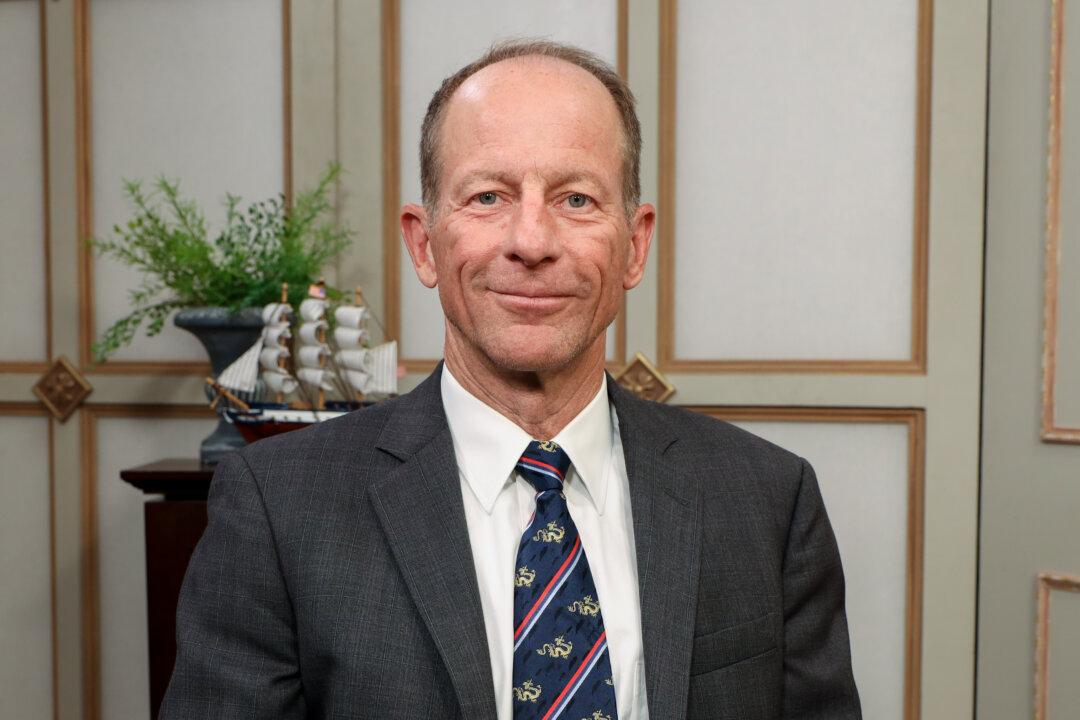 Data Gathered Through TikTok Might Enable CCP to Undermine US Economy: Former State Department Official