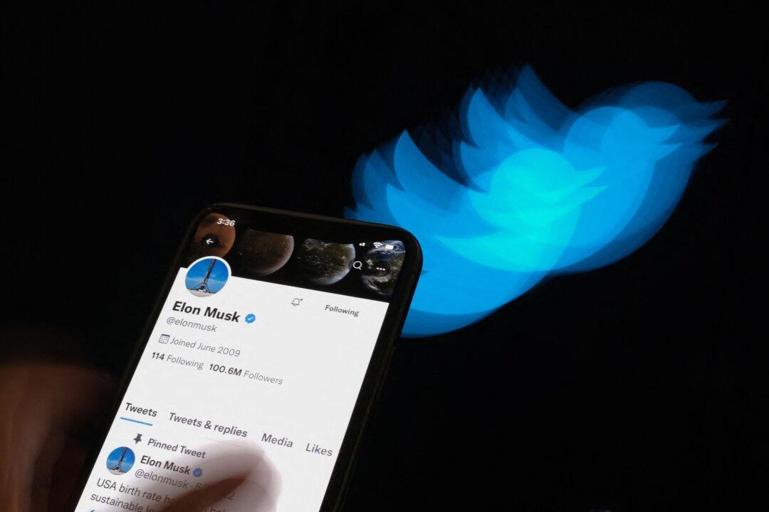 Twitter Exodus Continues Amid Buyout Battle with Elon Musk