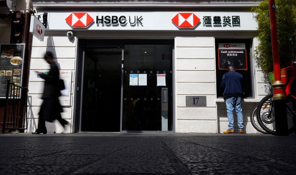 HSBC Banker Quits After Blasting ‘Nut Job’ Climate Panic