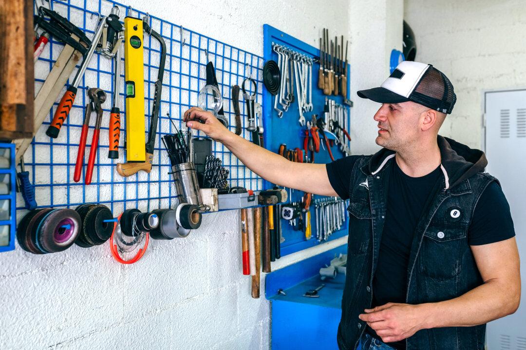 How Should I Organize My Garage This Summer?