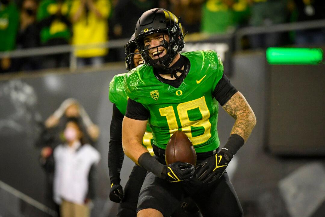 Oregon Ducks Tight End Spencer Webb Dies of Head Injury
