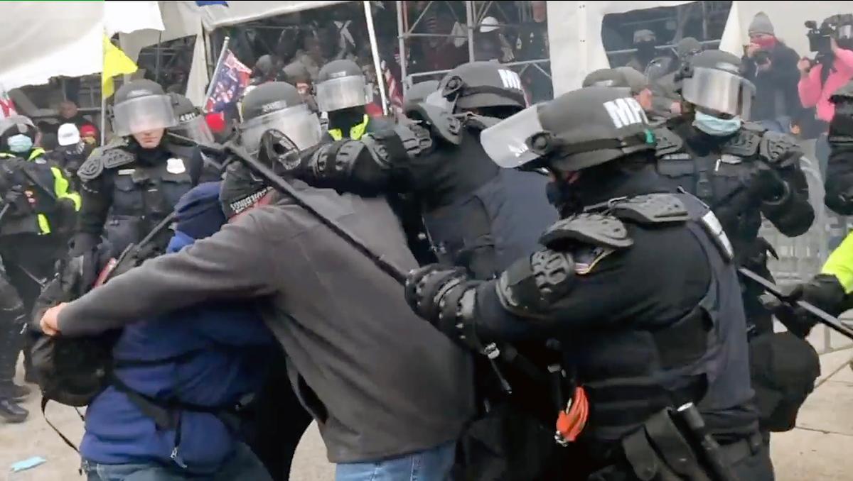 6 Attorneys Allege DOJ Seeking Retribution Against Journalist for Recent Jan. 6 Coverage