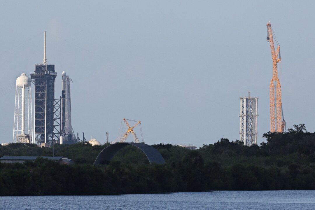 SpaceX Dragon Spacecraft Docks at International Space Station