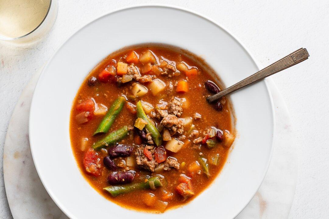 Hearty Garden Vegetable Soup