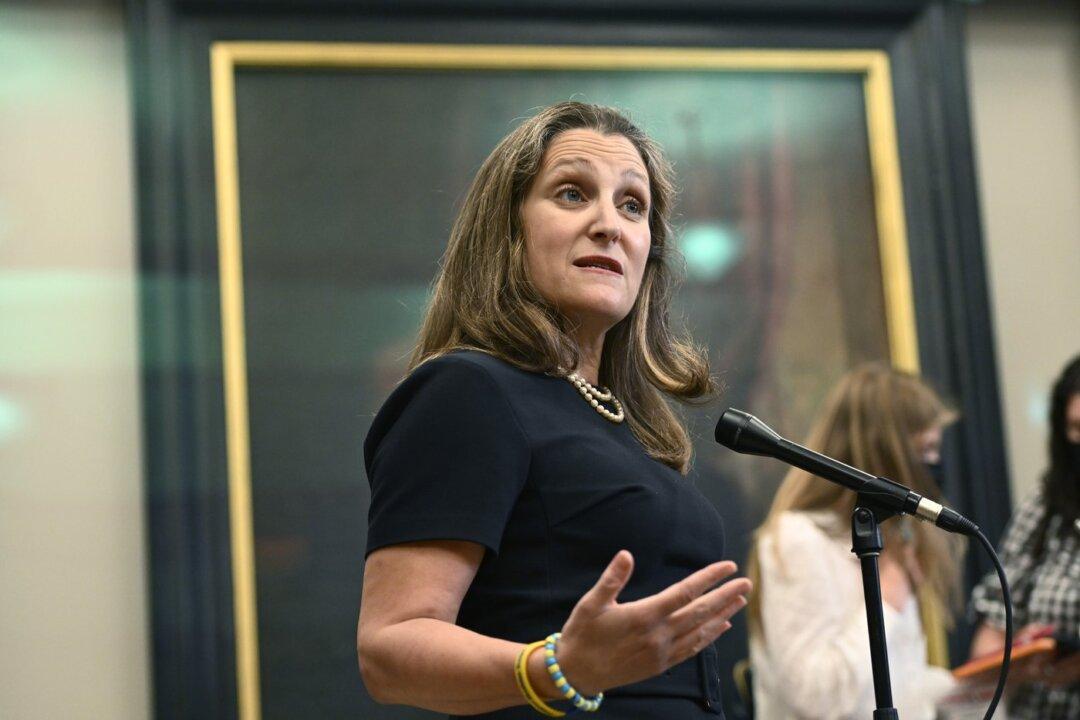 Freeland Says Feds ‘Working Hard’ to Deliver Dental Plan as NDP Threatens to Pull Out of Deal